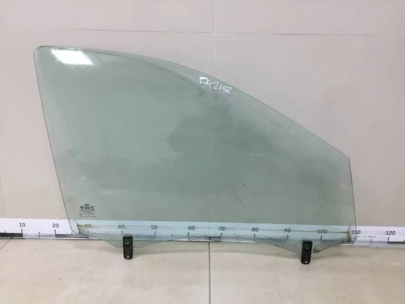 Стекло двери передней правой Kia Sorento (BL, JC) 2002-2009