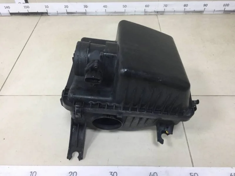 Корпус воздушного фильтра Kia Sorento (BL, JC) 2002-2009