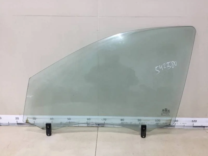 Стекло двери передней левой Kia Sorento (BL, JC) 2002-2009