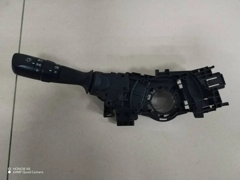 Переключатель поворотов подрулевой Toyota Corolla E180 2013>