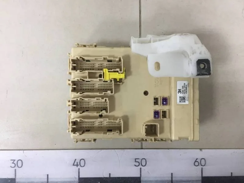 Блок предохранителей Toyota Corolla E180 2013>