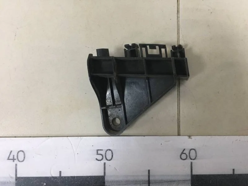 Кронштейн заднего бампера правый Toyota Corolla E180 2013>