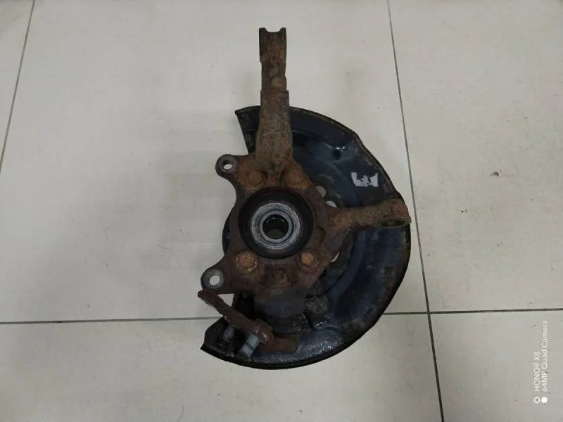 Кулак поворотный передний правый Toyota Corolla E180 2013>