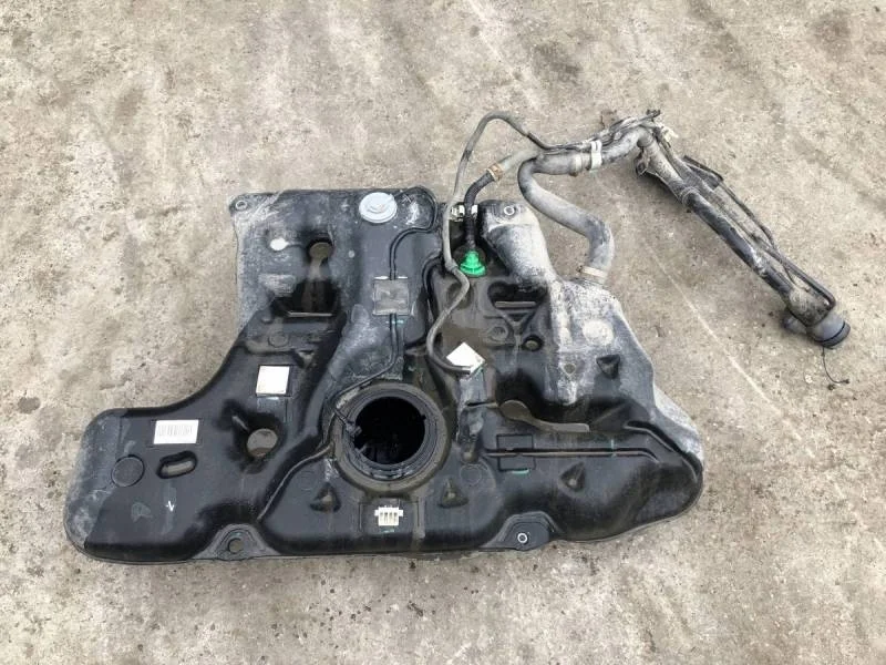 Бак топливный Toyota Corolla E180 2013>