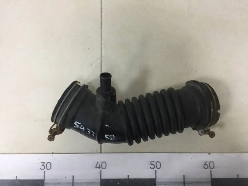 Патрубок воздушного фильтра Toyota Corolla E180 2013>