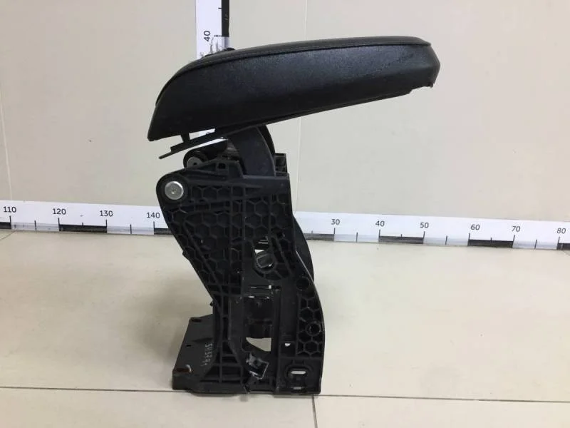 Подлокотник Skoda Karoq 2017>