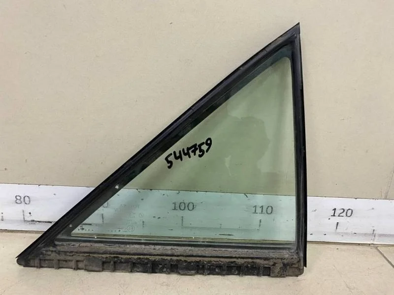 Стекло двери задней правой (форточка) Toyota Camry (XV30) 2001-2006