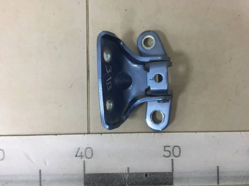 Петля двери задней левой верхняя Hyundai ix35 (LM) 2010-2015