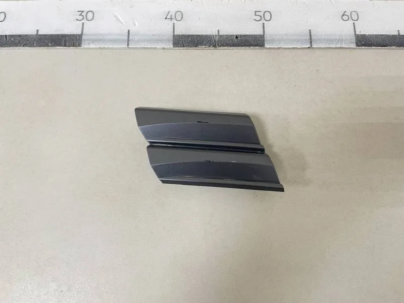 Заглушка буксировочного крюка Toyota Camry (XV70) 2017>