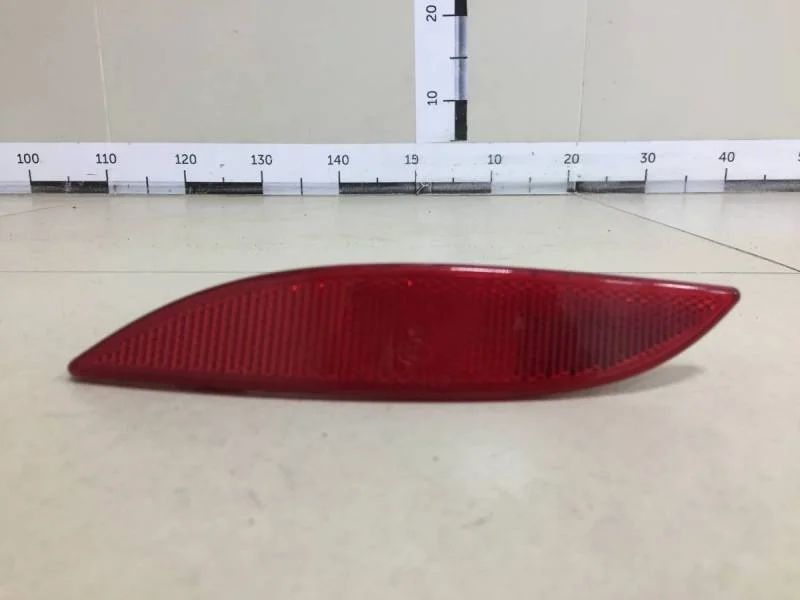 Отражатель в бампер задний левый Renault Fluence 2010-2017