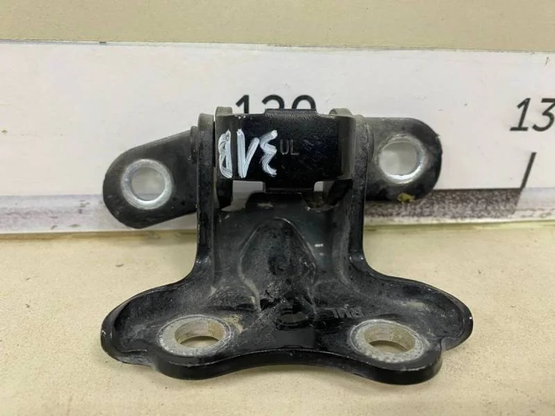 Петля двери задней левой верхняя Hyundai Solaris 2010-2017