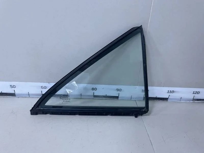 Стекло двери задней правой (форточка) Toyota Camry (V40) 2006-2011