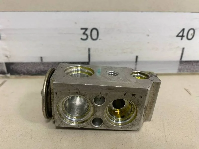 Клапан кондиционера Hyundai Solaris 2010-2017