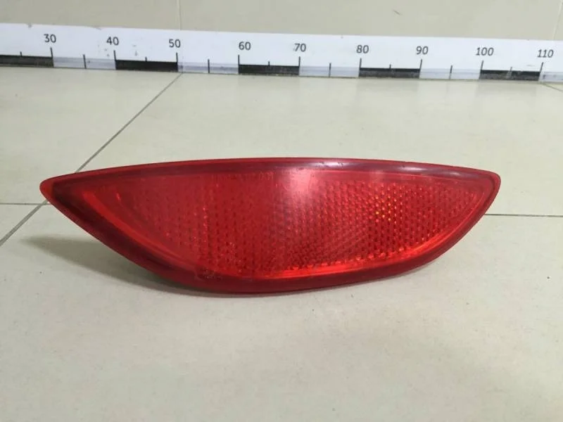 Отражатель в бампер задний левый Hyundai Solaris 2010-2017