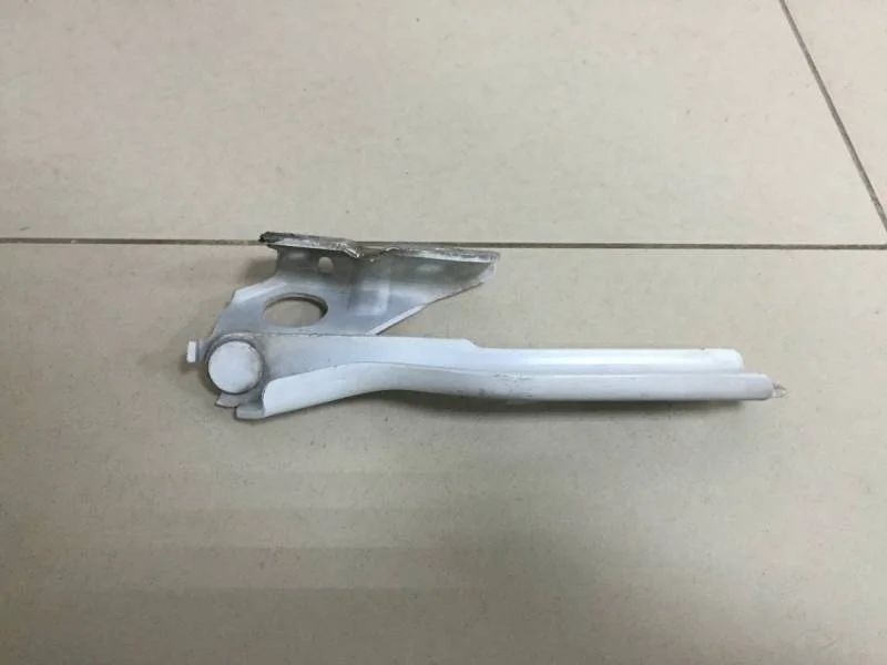 Петля капота правая Audi A3 (8P) 2004-2013