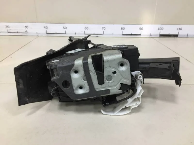 Замок двери задней левой Ford Focus 3 2011>