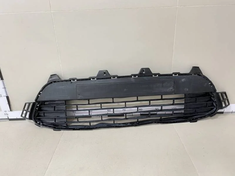 Решетка в бампер центральная Kia Rio 4 (FB) 2017>