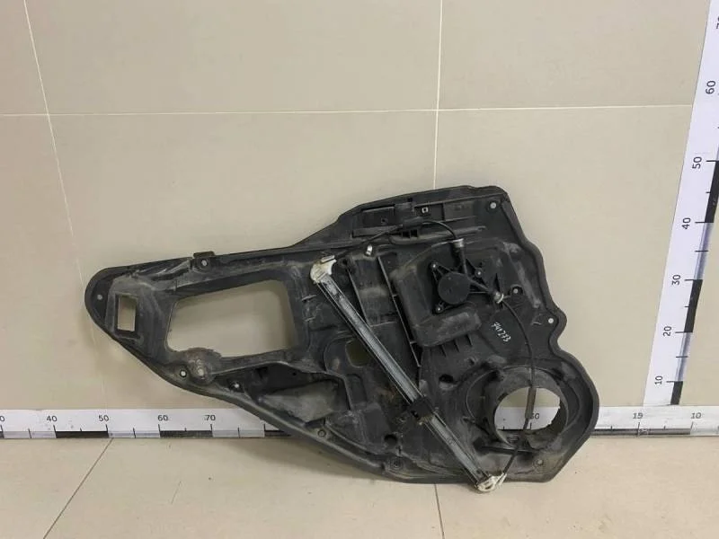 Стеклоподъемник электр. задний правый Mazda Mazda 6 (GG) 2002-2007