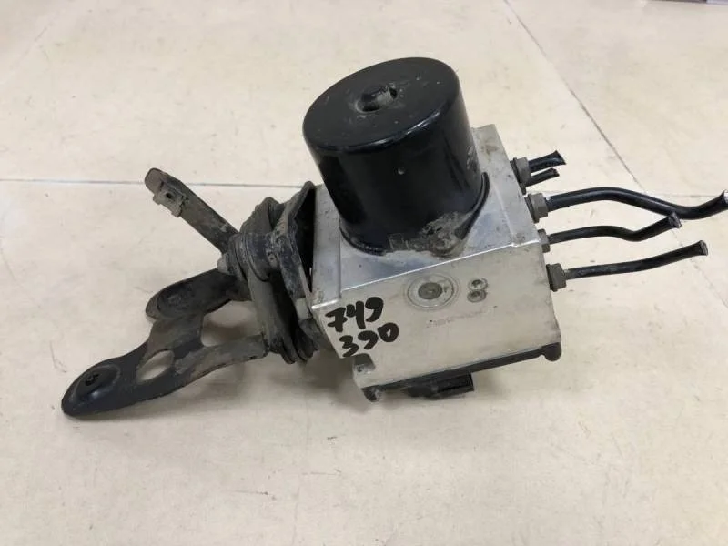 Блок ABS (насос) Volkswagen Passat B6 2005-2010