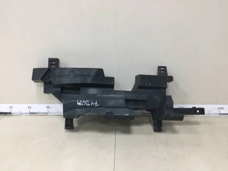 Наполнитель заднего бампера Renault Arkana 2018>