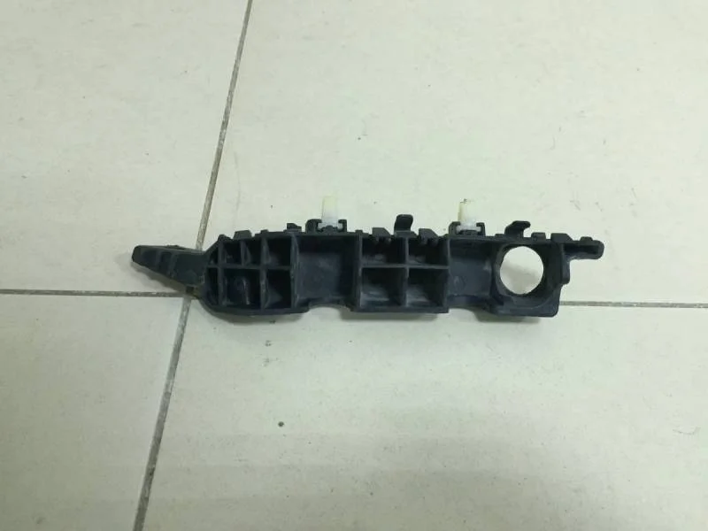 Кронштейн переднего бампера правый Hyundai Elantra (MD) 2011-2016