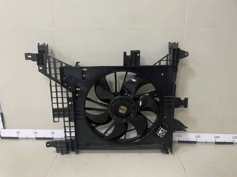 Диффузор вентилятора Renault Duster 2012>