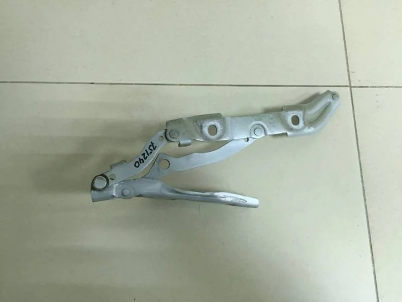Петля крышки багажника BMW 3-series E90/E91 2005-2011