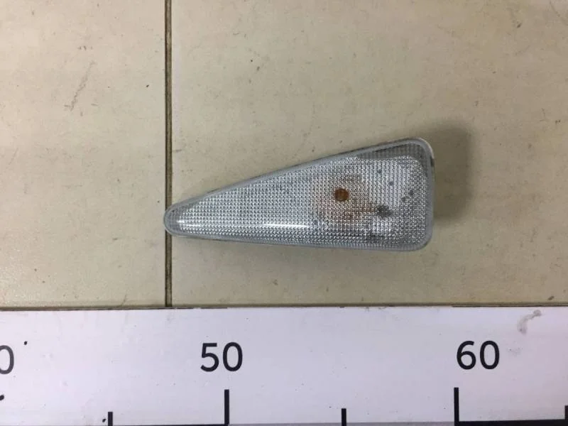 Повторитель на крыло Renault Sandero 2009-2014