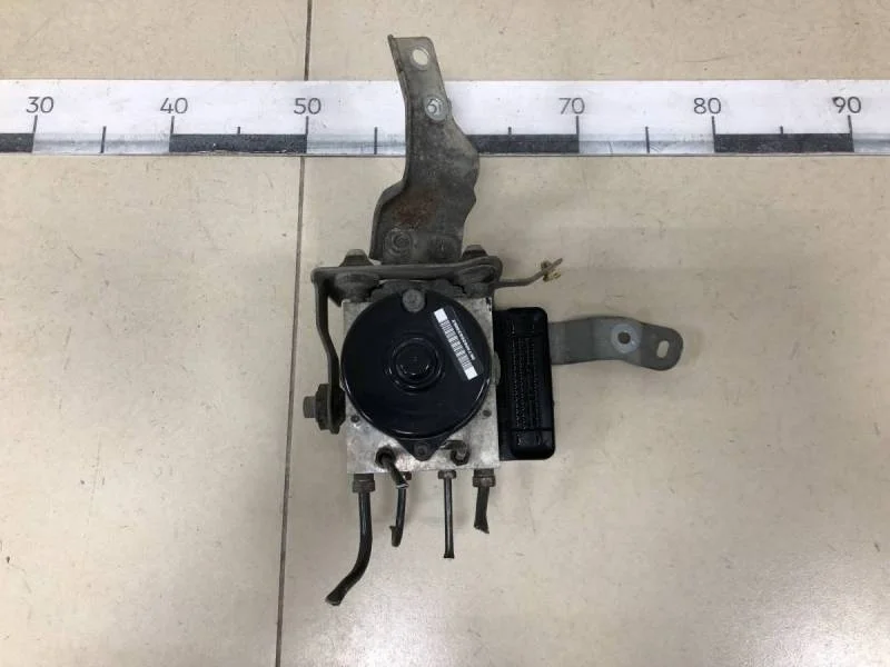 Блок ABS (насос) Mitsubishi Outlander XL (CW) 2006-2012