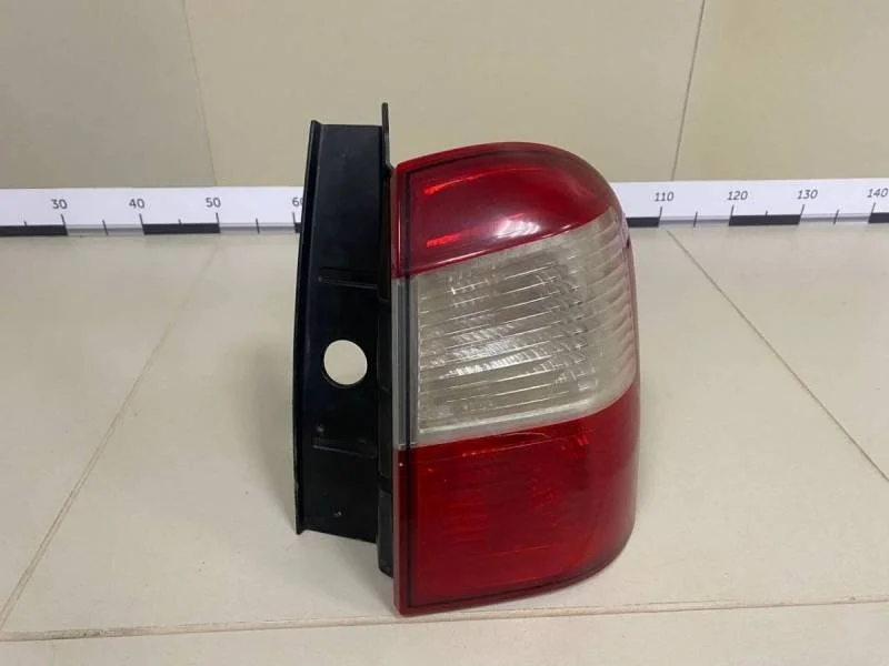 Фонарь задний наружный правый Nissan Terrano (D10) 2014>