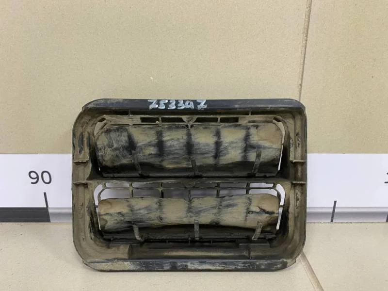 Решетка вентиляционная Nissan Terrano (D10) 2014>