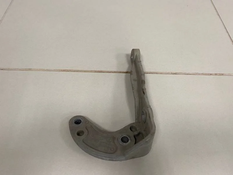 Кронштейн КПП Nissan Terrano (D10) 2014>