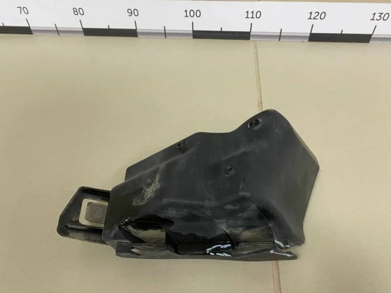 Кронштейн заднего бампера левый Ford Focus 3 2011>