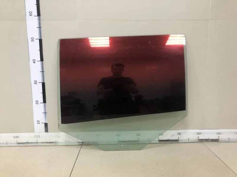 Стекло двери задней левой Skoda Fabia (5J) 2007-2014