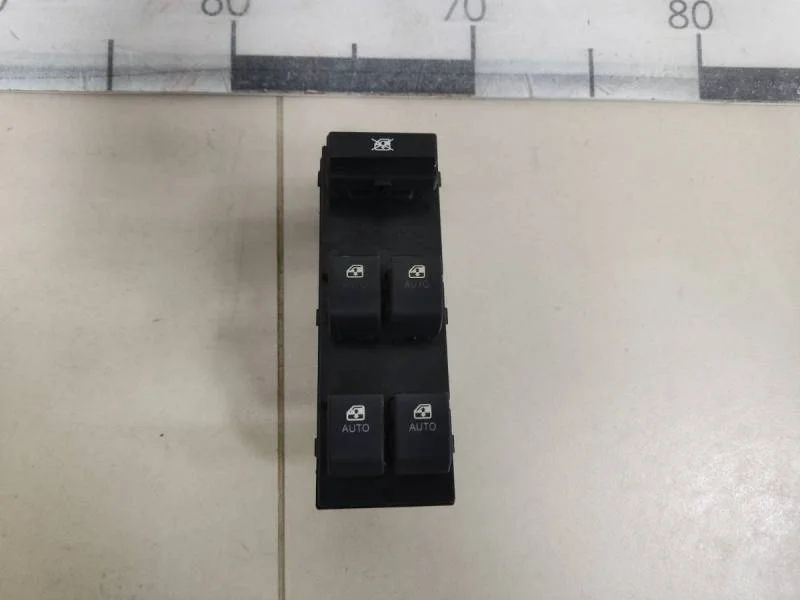 Блок управления стеклоподъемниками Kia Ceed (ED) 2007-2012