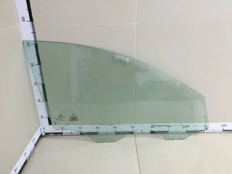 Стекло двери передней правой Kia Ceed (ED) 2007-2012