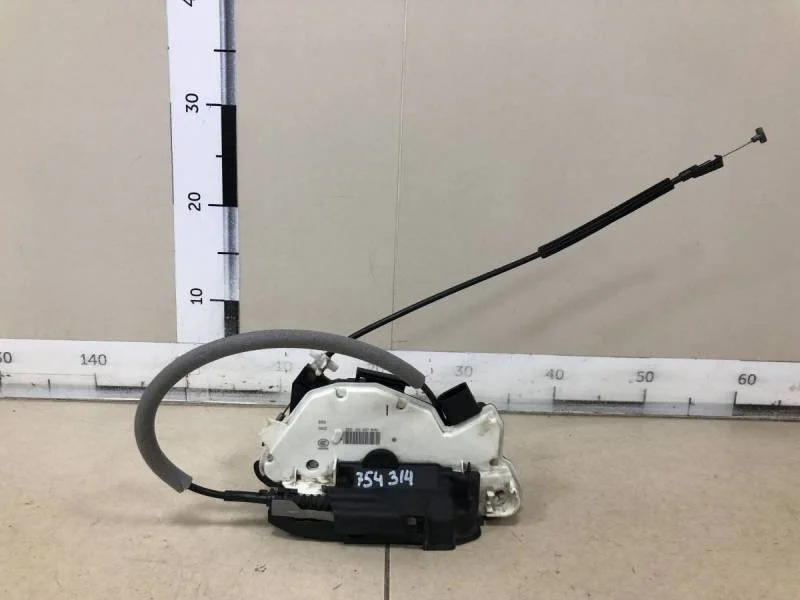 Замок двери передней левой Skoda Fabia (5J) 2007-2014