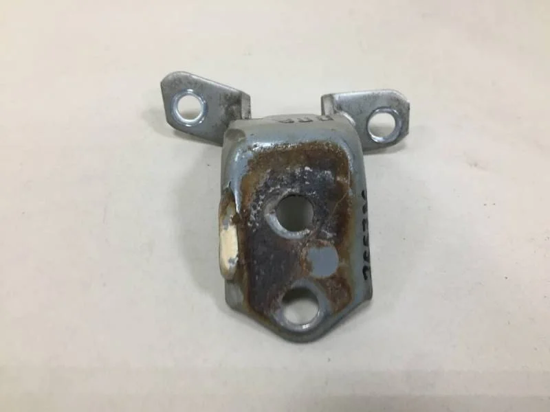 Петля двери передней правой верхняя Mazda Mazda 3 (BK) 2002-2009