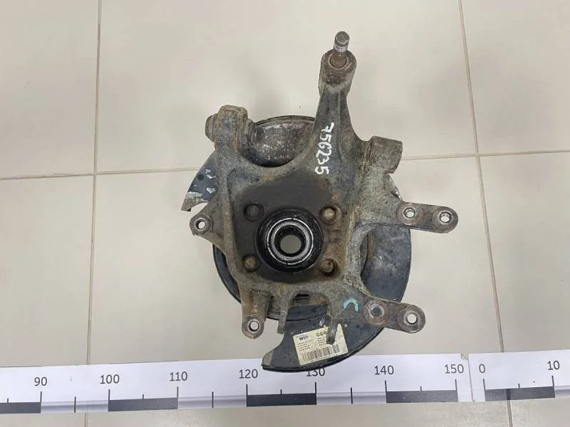 Кулак поворотный задний правый Kia Sorento (XM) 2009>