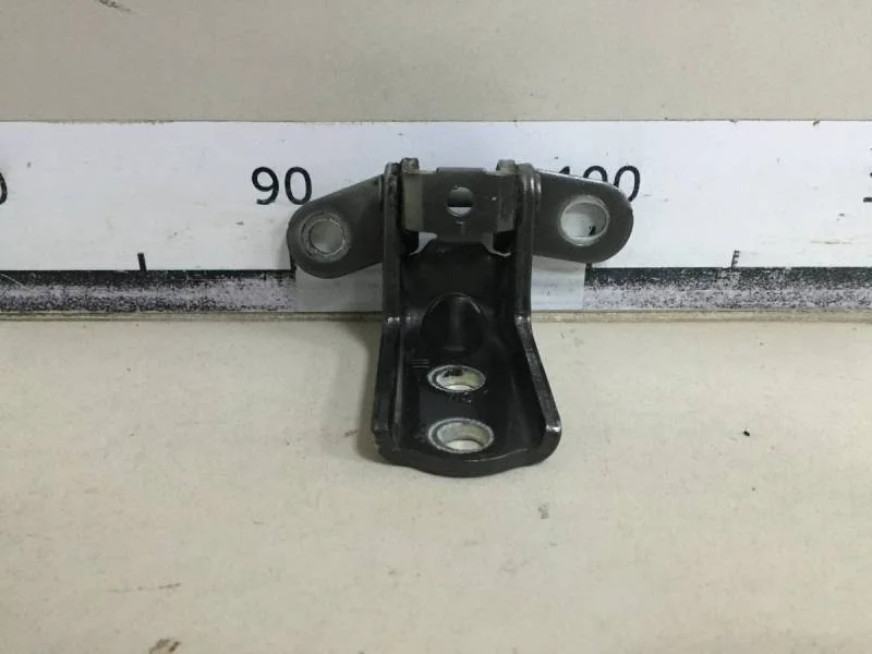 Петля двери задней правой нижняя Kia Sorento (XM) 2009>