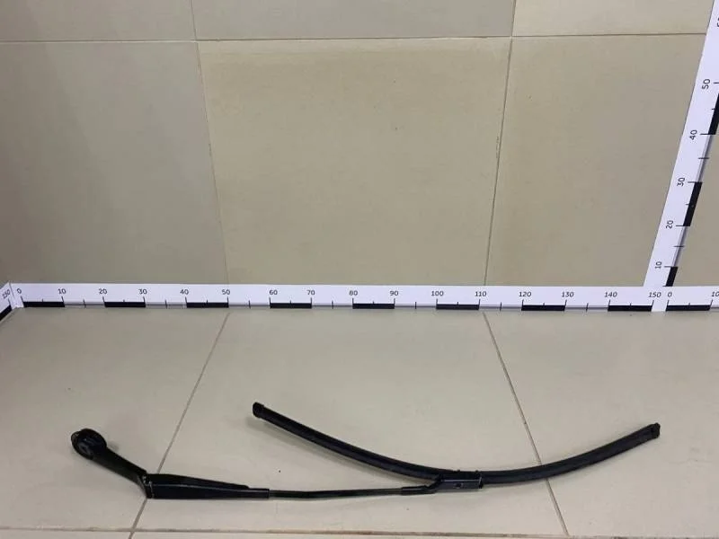 Поводок стеклоочистителя передний левый Ford Focus 3 2011>