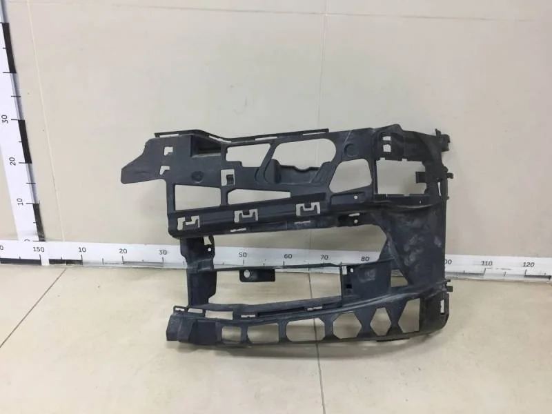 Кронштейн фары противотуманной левой BMW 5-series G30 2017>