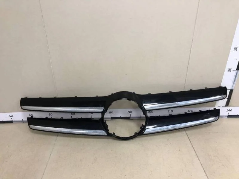 Накладка на решетку радиатора Mercedes-Benz GLA-Class (X156) 2014>