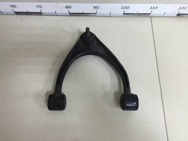 Рычаг передний верхний правый Lexus IS 200/300 1999-2005