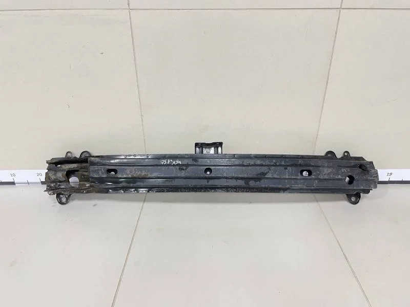 Усилитель переднего бампера Hyundai Getz 2002-2010