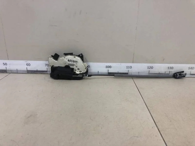 Замок двери передней правой Skoda Superb 2008-2015