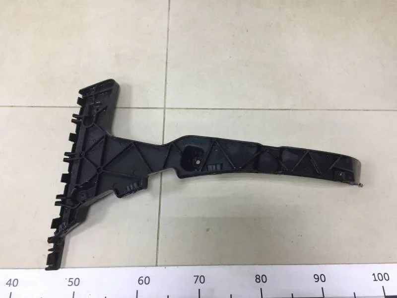 Направляющая заднего бампера левая Audi Q5 (8R) 2008-2017