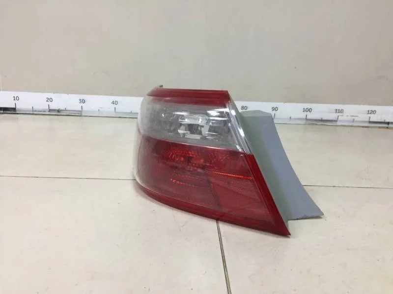 Фонарь задний наружный левый Toyota Camry (V40) 2006-2011