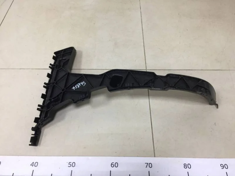 Направляющая заднего бампера левая Audi Q5 (8R) 2008-2017