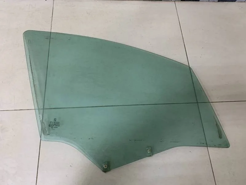 Стекло двери передней правой Peugeot 307 2001-2008